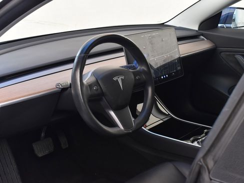 Used 2018 Tesla Model 3 Long Range image 17