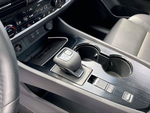 Certified 2025 Nissan Rogue SL w/ SL Premium Package FWD image 16