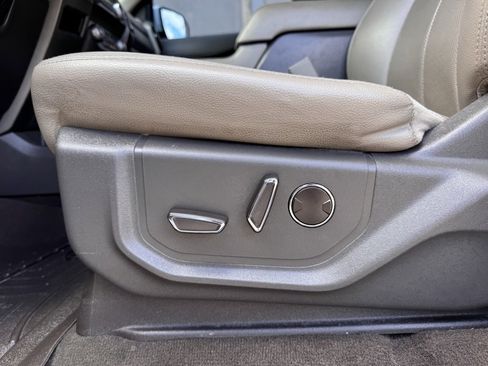 Used 2019 Ford Expedition XLT w/ Equipment Group 202A image 6