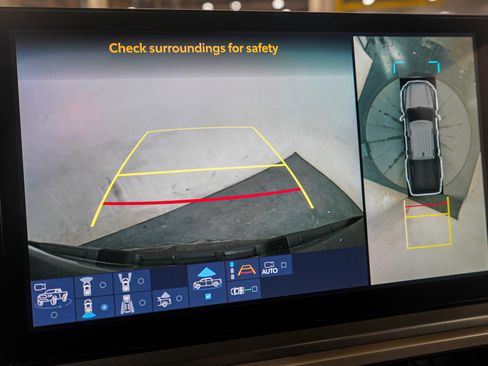 Used 2024 Toyota Tacoma TRD Sport image 32