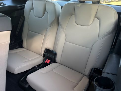 New 2026 Volvo XC90 B6 Plus image 13