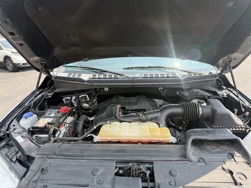 Used 2018 Ford F150 XLT w/ Equipment Group 302A Luxury AWD/4WD image 9
