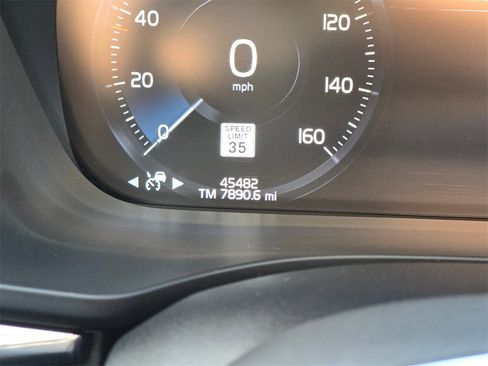 Used 2021 Volvo XC60 T5 Momentum w/ Advanced Package image 60