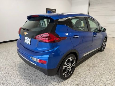 Used 2020 Chevrolet Bolt Premier w/ Infotainment Package FWD image 3
