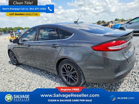 Used 2018 Ford Fusion SE w/ Equipment Group 601A FWD image 3