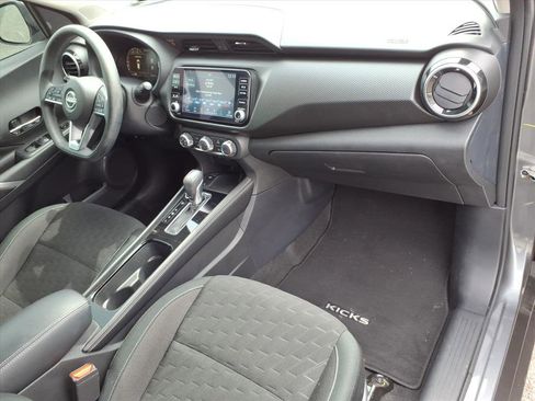 Used 2024 Nissan Kicks SV FWD image 18