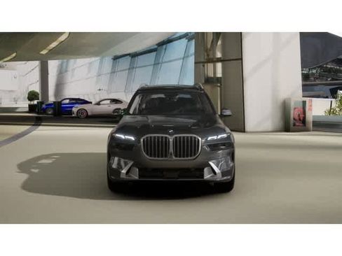 Used 2026 BMW X7 xDrive40i image 3