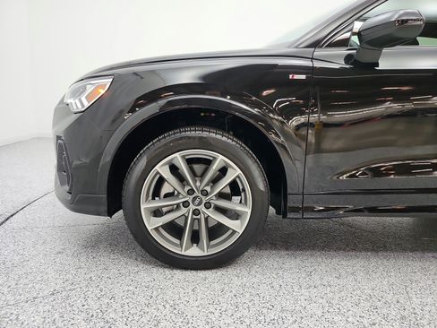 Used 2025 Audi Q3 2.0T Premium w/ Convenience Package AWD/4WD image 30