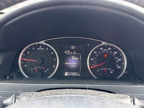 Used 2015 Toyota Camry SE image 24