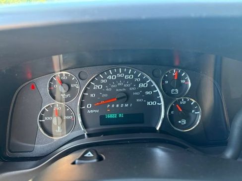 Used 2024 GMC Savana 2500 w/ Driver Convenience Package RWD image 37