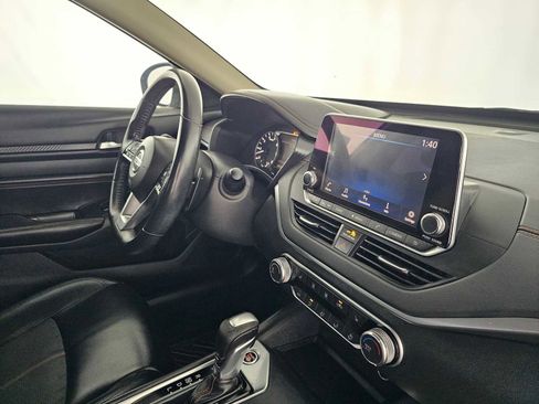 Used 2019 Nissan Altima 2.5 SR w/ SR Premium Package image 11