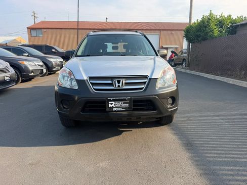 Used 2005 Honda CR-V LX image 2