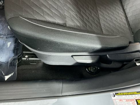 Used 2022 Nissan Kicks SV image 13