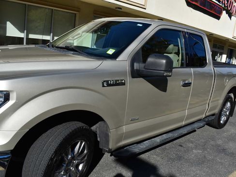 Used 2017 Ford F150 XLT w/ Equipment Group 302A Luxury RWD image 55