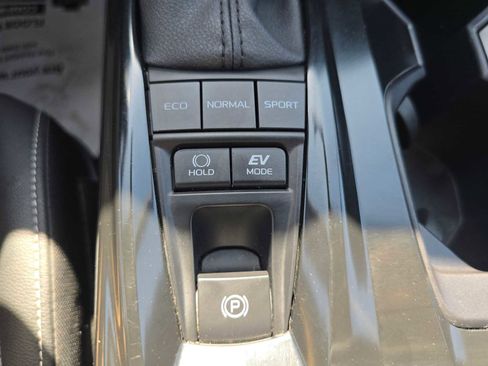 Certified 2025 Toyota Camry SE FWD image 33