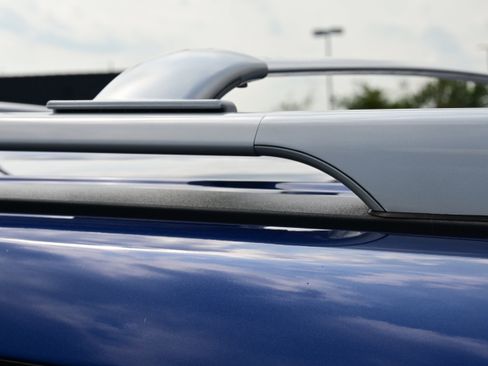 Used 2020 Nissan Pathfinder SV image 12