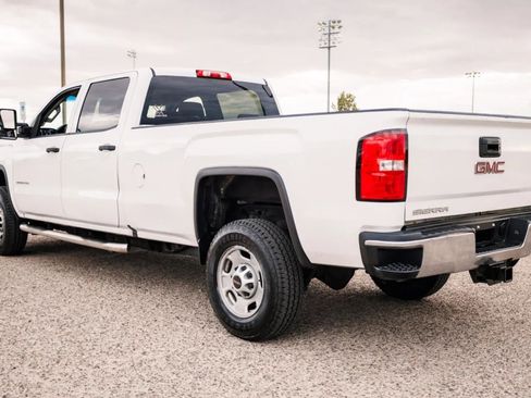 Used 2017 GMC Sierra 2500 2WD Crew Cab w/ Sierra Convenience Package image 9