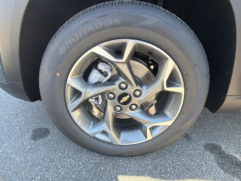 New 2026 Chevrolet Trax LT w/ Driver Confidence Package FWD image 29