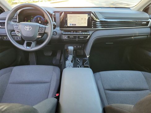 Used 2025 Toyota Camry LE image 13