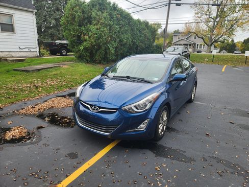 Used 2014 Hyundai Elantra SE w/ Option Group 02 image 2