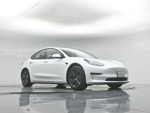 Used 2022 Tesla Model 3 Long Range AWD/4WD image 42