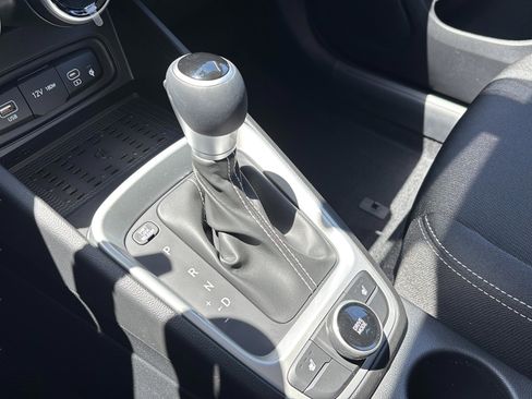 New 2026 Hyundai Venue SEL FWD image 18