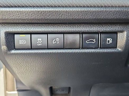 Used 2025 Toyota Camry SE FWD image 16