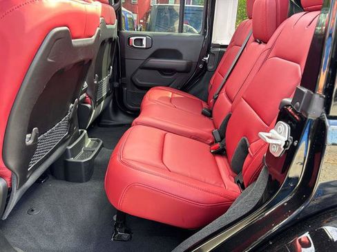 Certified 2024 Jeep Wrangler Unlimited Rubicon 392 image 11