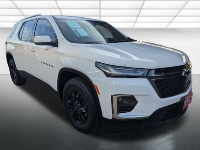 Used 2023 Chevrolet Traverse LT