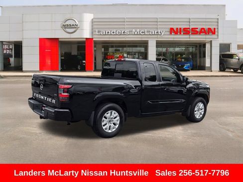 Used 2024 Nissan Frontier SV w/ SV Convenience Package RWD image 3