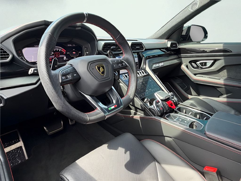 Used 2021 Lamborghini Urus AWD/4WD image 14