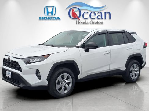 Used 2022 Toyota RAV4 LE image 7