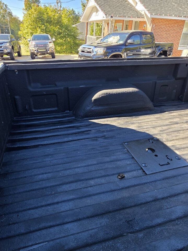 Used 2007 GMC Sierra 2500 SLT w/ Heavy-Duty Power Package AWD/4WD image 12