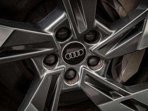 Used 2021 Audi e-tron Premium w/ Convenience Plus Package image 8