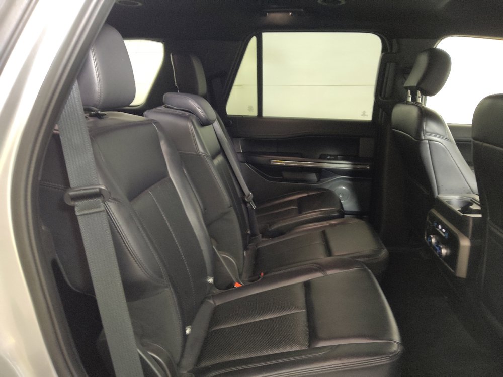 Used 2019 Ford Expedition XLT w/ Equipment Group 201A RWD image 19