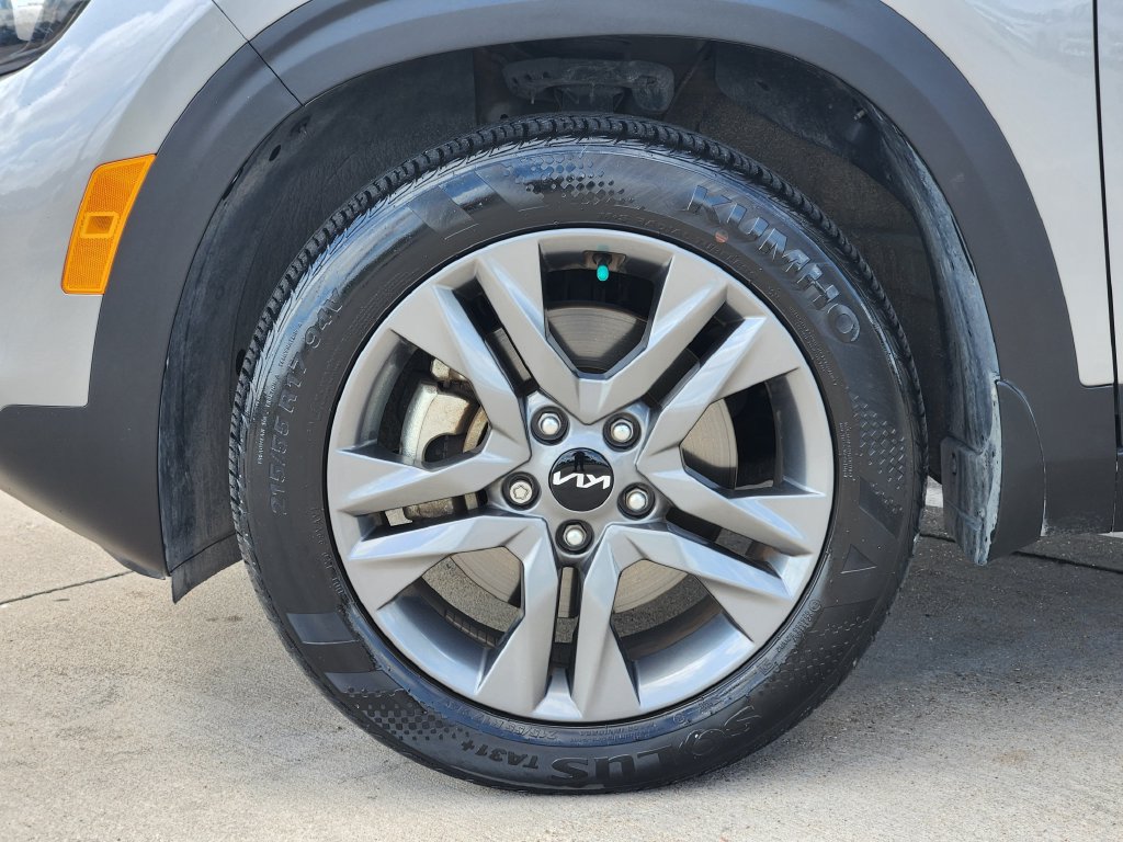 Certified 2023 Kia Seltos LX AWD/4WD image 17