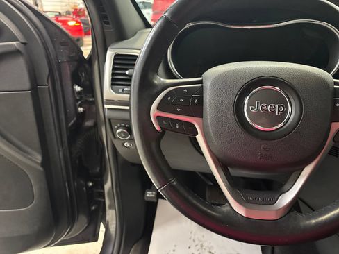 Used 2018 Jeep Grand Cherokee Limited AWD/4WD image 14