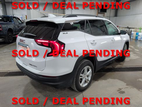 Used 2018 GMC Terrain SLE w/ Infotainment Package I AWD/4WD image 3