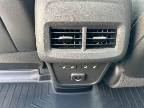Used 2020 Chevrolet Equinox Premier FWD image 19