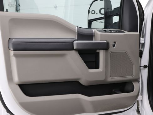 Used 2022 Ford F350 XLT w/ XLT Value Package image 38