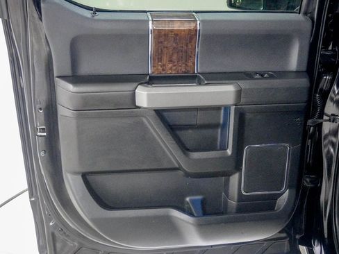 Used 2015 Ford F150 Platinum w/ Equipment Group 701A Luxury image 36