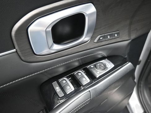 Certified 2025 Kia Sorento SX Prestige AWD/4WD image 11
