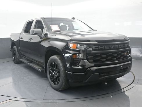 Used 2023 Chevrolet Silverado 1500 Custom image 9