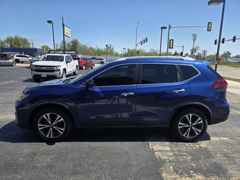 Used 2020 Nissan Rogue SV w/ Premium Package FWD image 5
