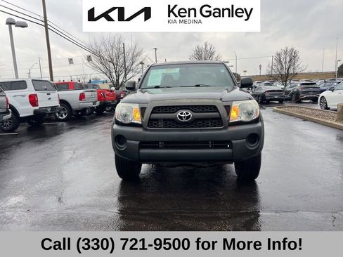 Used 2011 Toyota Tacoma PreRunner image 3