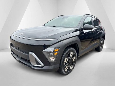 Used 2024 Hyundai Kona SEL w/ Convenience Package image 3