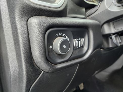 Used 2019 RAM 2500 Big Horn image 37