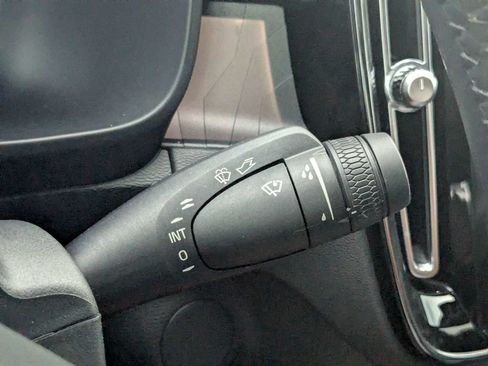 Used 2024 Volvo C40 Recharge Core AWD/4WD image 37