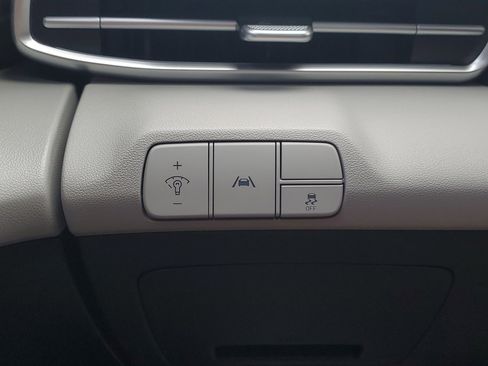 Used 2022 Hyundai Elantra Limited image 27