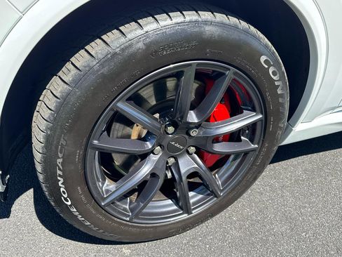 Used 2018 Dodge Durango SRT w/ Technology Group AWD/4WD image 28